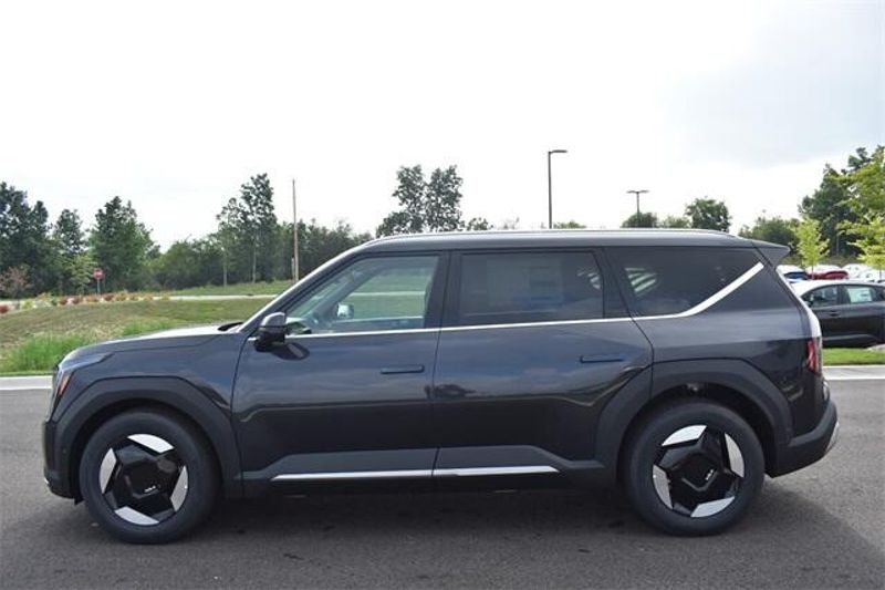 New 2026 Kia EV9 WindImage 6