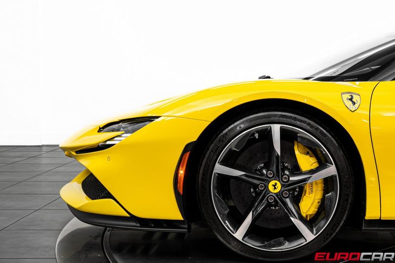 2022 Ferrari SF90 Stradale *CARBON FIBER INTERIOR * FRONT PPF*Image 17