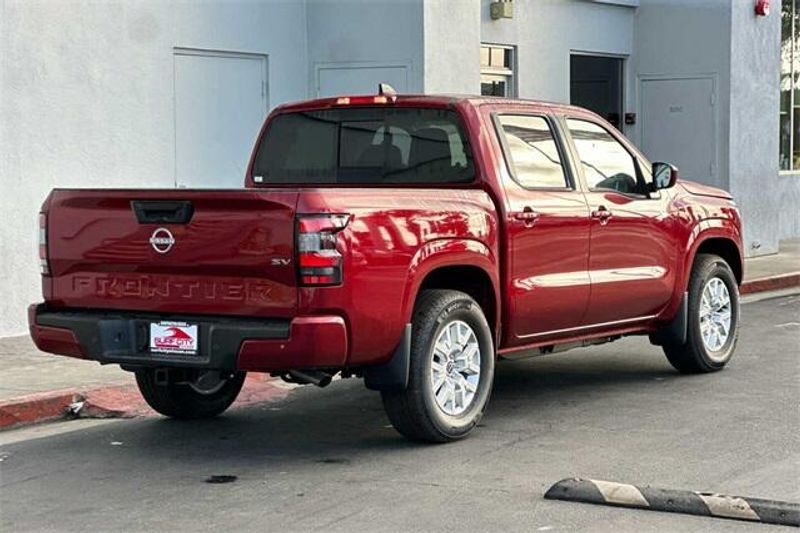 2024 Nissan Frontier SVImage 3