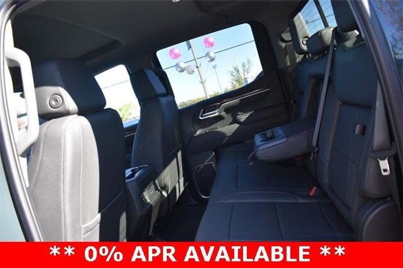 New 2025 Chevrolet Silverado 1500 LTImage 18