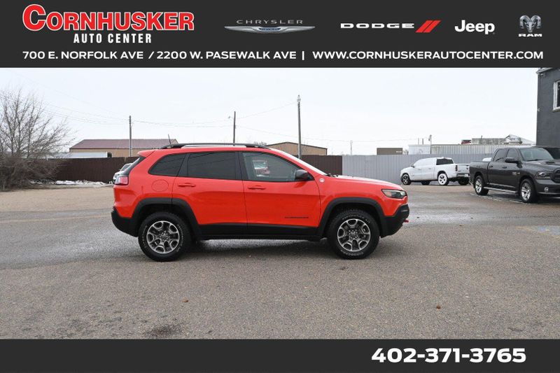 2021 Jeep Cherokee TrailhawkImage 1