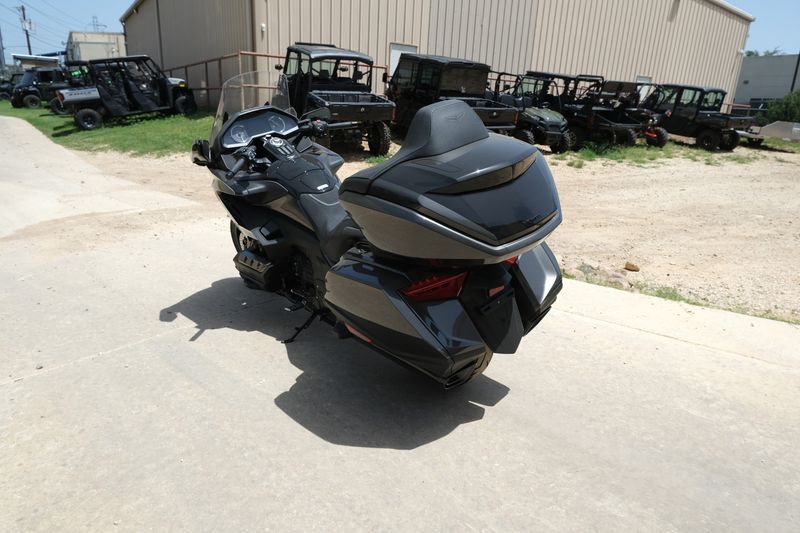 2024 Honda GOLDWING TOUR DCTImage 4