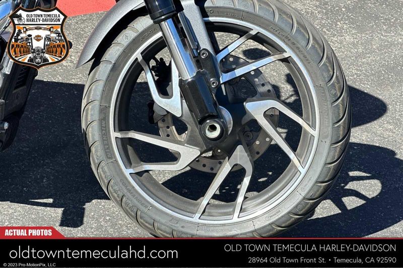 2021 Harley-Davidson Softail in a GAUNTLET GRAY METALLIC exterior color. BMW Motorcycles of Temecula – Southern California (951) 506-6903 bmwmotorcyclesoftemecula.com 