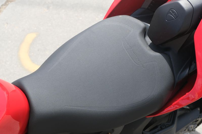 Used 2022 Ducati STREETFIGHTER V2 RED AND BLACK Image 11