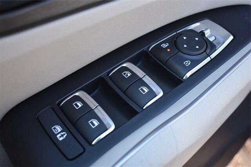 New 2025 Kia Sorento X-Line EXImage 22