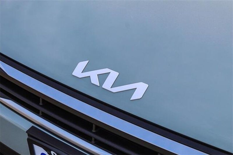New 2025 Kia K4 LXSImage 14