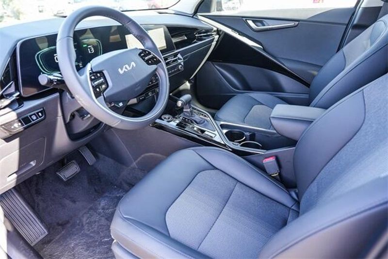 New 2025 Kia Niro EXImage 10