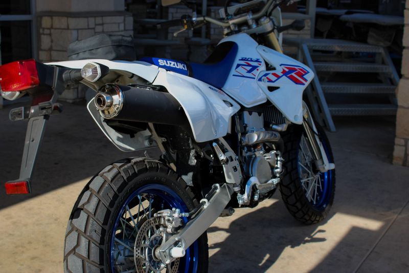 2023 Suzuki DRZ400SM BASE WHITE Image 7