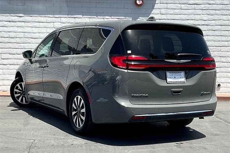 2022 Chrysler Pacifica Hybrid Touring LImage 10