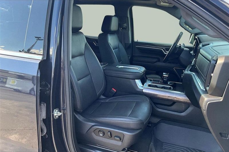 2022 Chevrolet Silverado 1500 LTZ photo 6