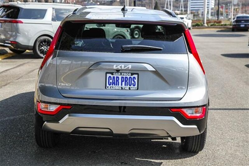 2025 Kia Niro SXImage 16