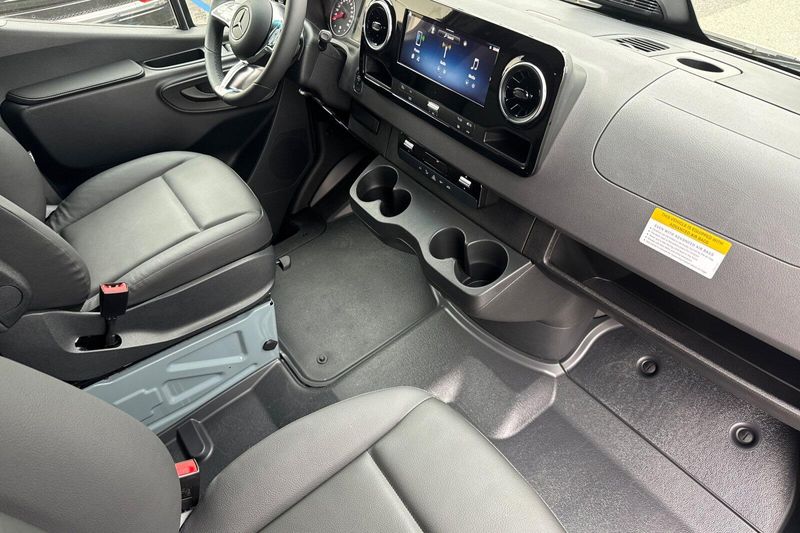 New 2026 Mercedes-Benz Sprinter 2500 Image 12