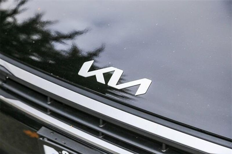 New 2025 Kia K4 LXImage 14