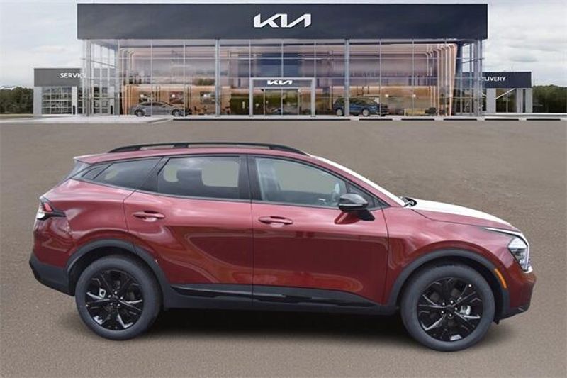 2025 Kia Sportage X-LineImage 2