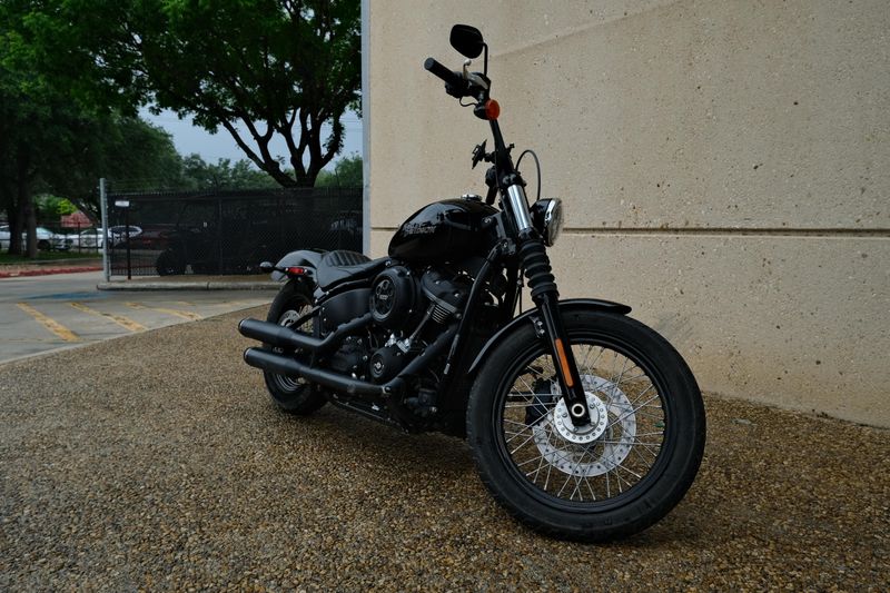 2019 HARLEY SOFTAIL STREET BOB BLACK Image 5