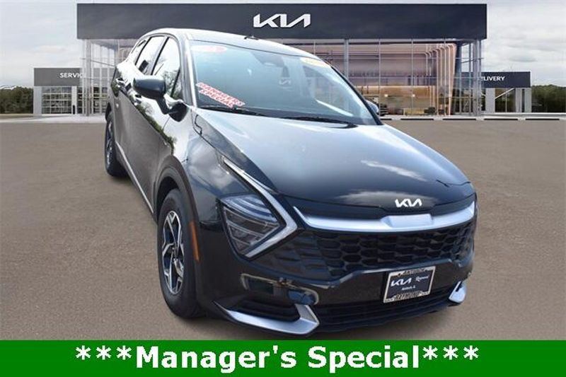 2024 Kia Sportage LXImage 9