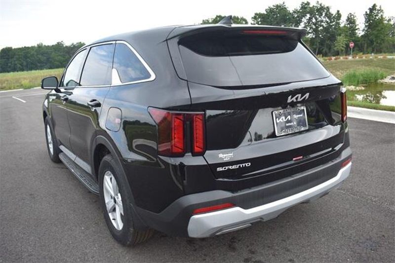 New 2025 Kia Sorento LXImage 5