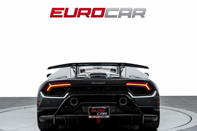 2018 Lamborghini Huracan Performante *CARBON FIBER BUCKET SEATS*Image 4