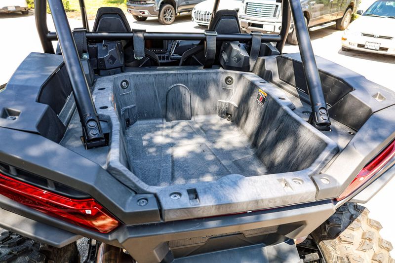 2024 Polaris RZR XP 1000 ULTIMATE MATTE TITANIUM AND ONYX BLACK Image 16