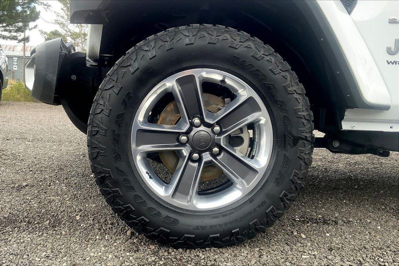 2019 Jeep Wrangler Unlimited Sahara photo 9