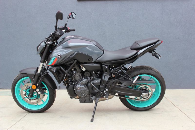 2022 Yamaha MT 07 Image 3
