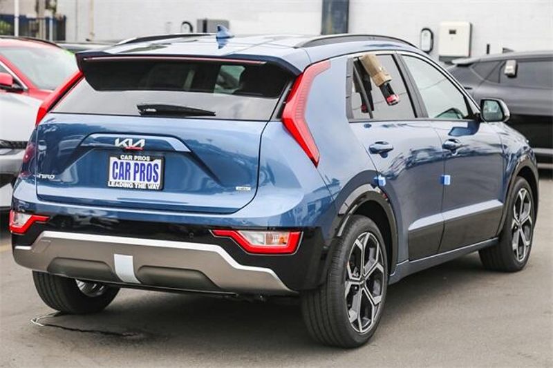New 2025 Kia Niro EX TouringImage 17