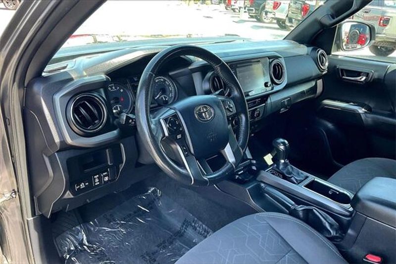 2017 Toyota Tacoma TRD Off-RoadImage 14