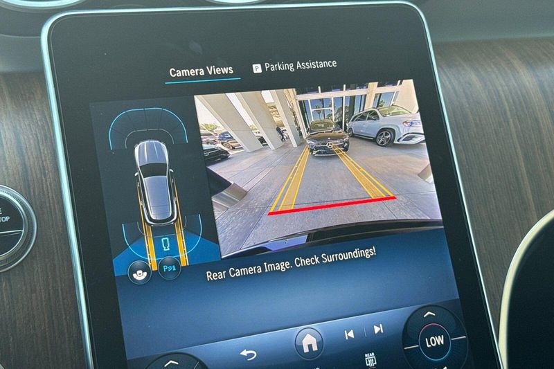 Used 2025 Mercedes-Benz GLC 300Image 22