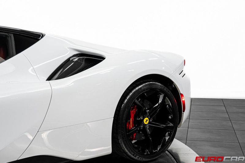 2022 Ferrari SF90 Stradale *CARBON STEERING WHEEL * FRONT PPF*Image 17