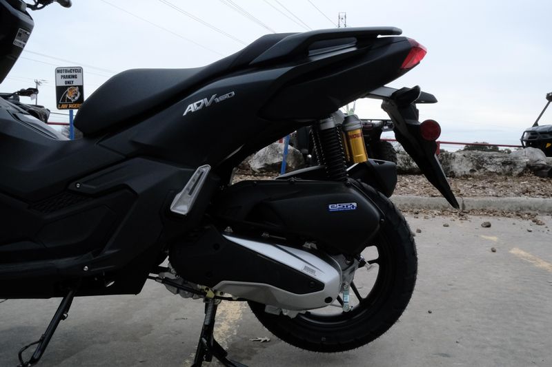 2025 Honda ADV160 MATTE BLACK METALLICImage 5