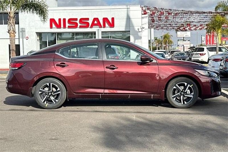 New 2025 Nissan Sentra SVImage 2
