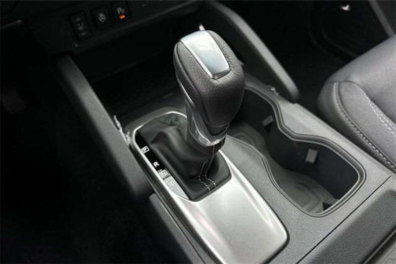 New 2025 Nissan Frontier SVImage 17