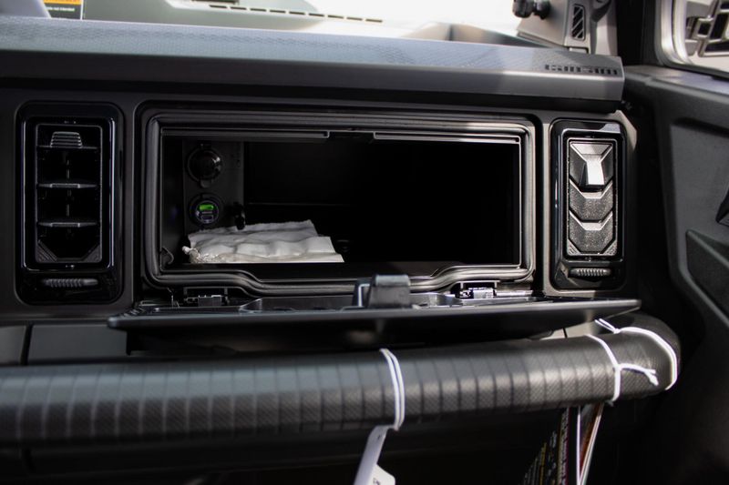 NEW 2026 CAN-AM DEFENDER MAX LIMITED CAB HD11 Image 42