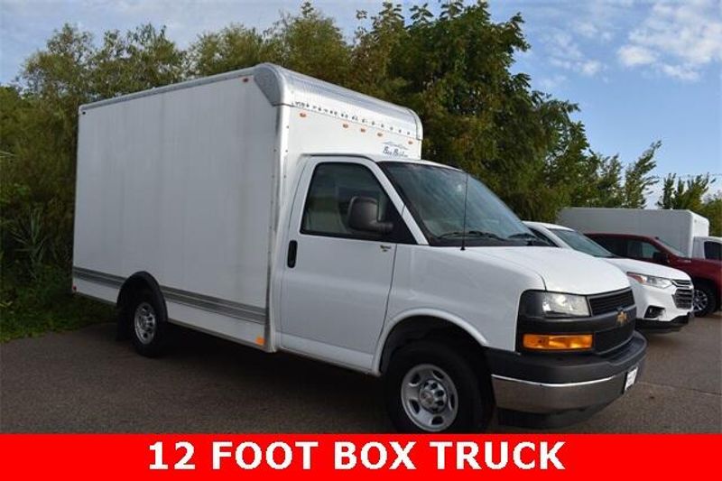 New 2025 Chevrolet Express 3500 Work VanImage 7