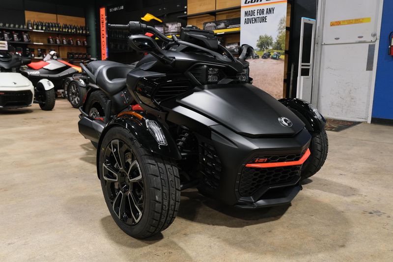 NEW 2026 CAN-AM SPYDER F3S Image 1