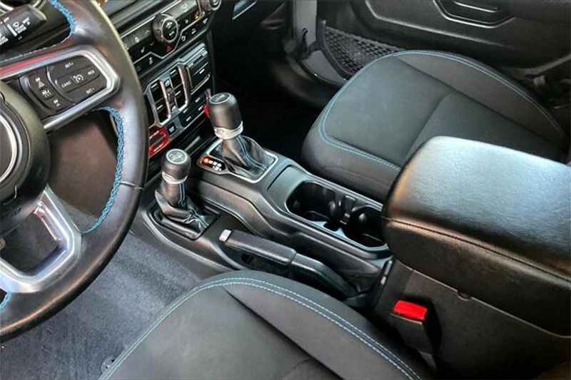 Used 2022 Jeep Wrangler 4xE Unlimited Rubicon 4xeImage 17