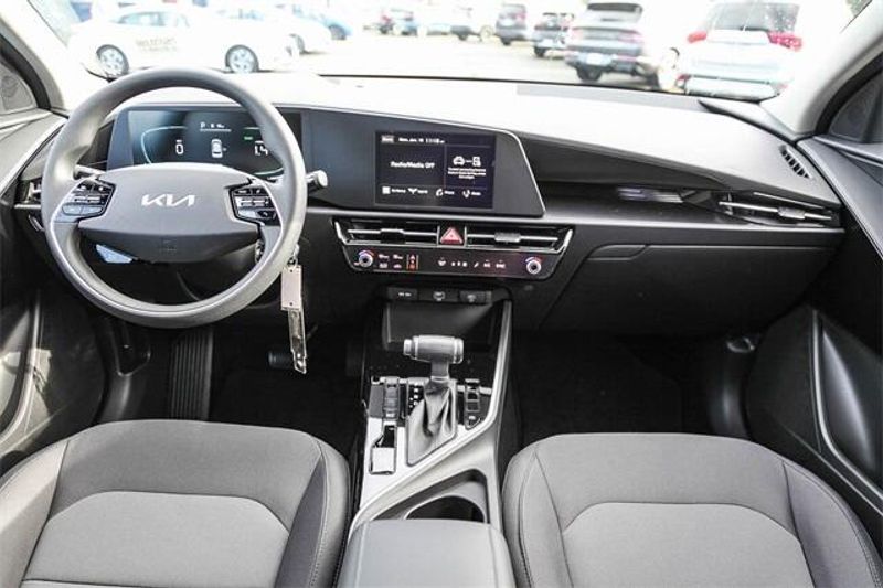 2025 Kia Niro LXImage 5