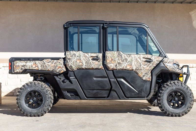 2024 Can-Am TINTED DEFENDER MAX LIMITED HD10 WILDLAND CAMOImage 2