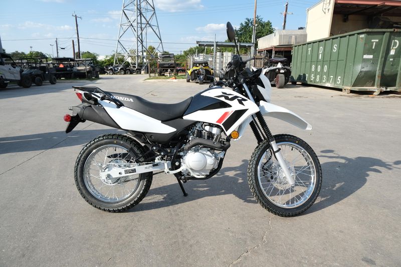 2024 Honda XR150LImage 5