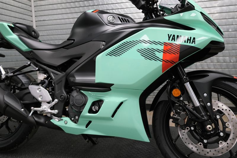 NEW 2026 YAMAHA YZFR3 ABS Image 12