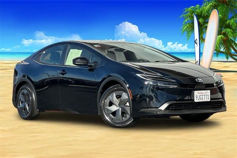 2024 Toyota Prius LimitedImage 2