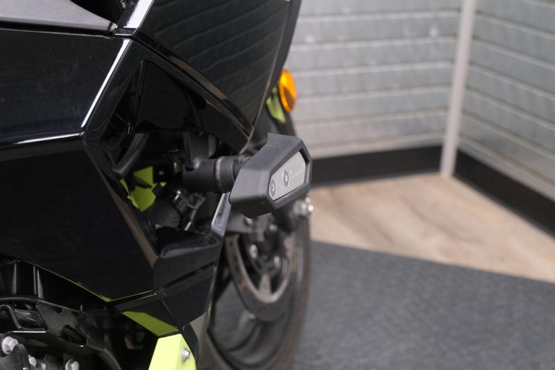 USED 2026 KAWASAKI NINJA 500 SE ABS Image 16