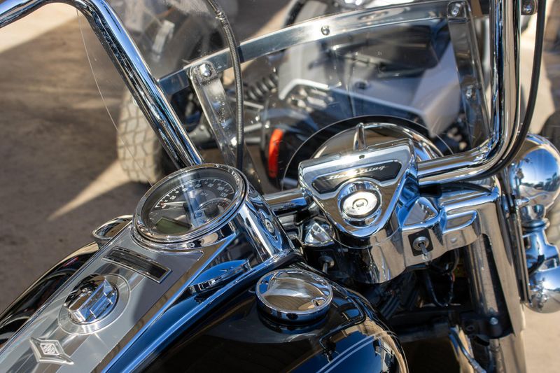 USED 2015 HARLEY ROAD KING BASE Image 25