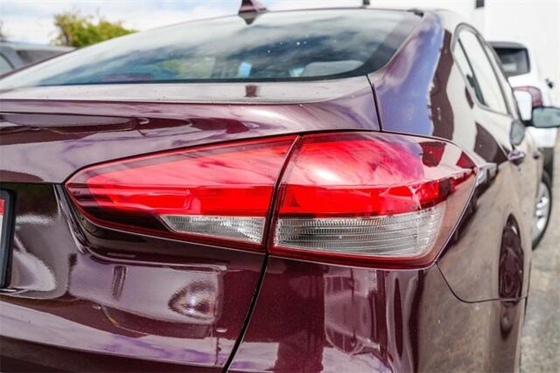 Used 2018 Kia Forte LXImage 9