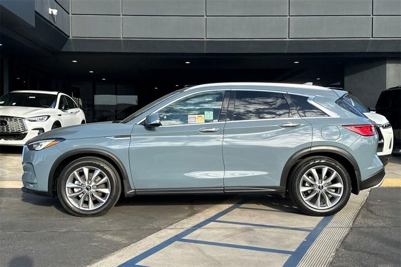 2022 Infiniti QX50 Luxe photo 7