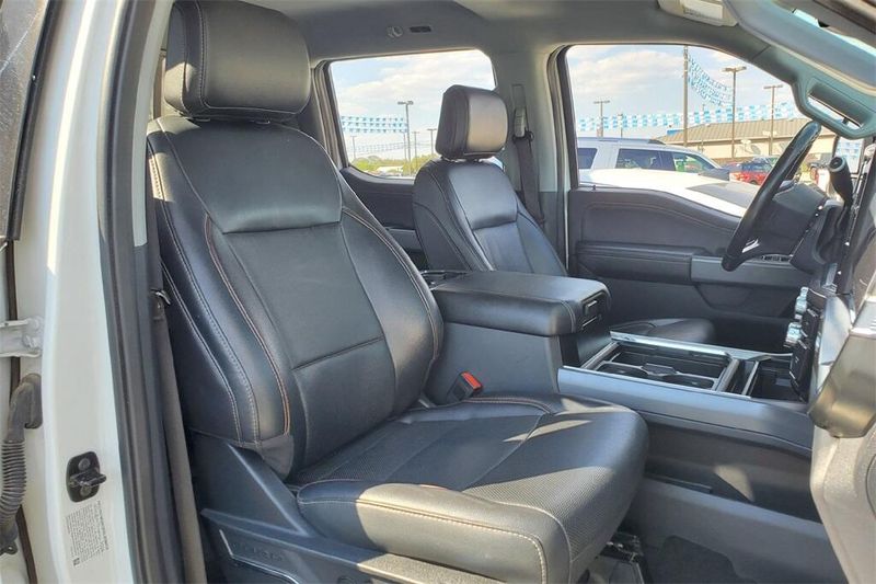 2024 Ford F-350 Lariat photo 23