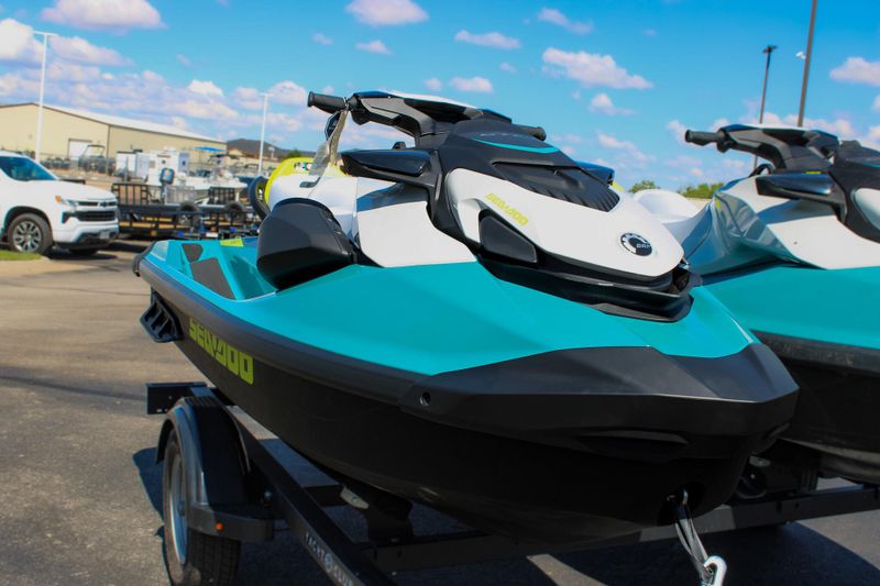 2025 SEADOO GTI SE 130 WITH SOUND SYSTEM IDF TEAL BLUE AND MANTA GREEN Image 5