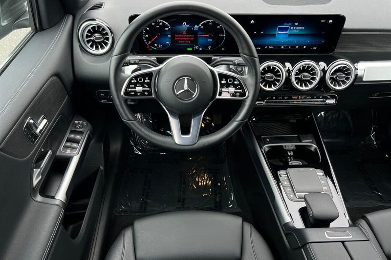 2023 Mercedes-Benz EQB 300Image 16