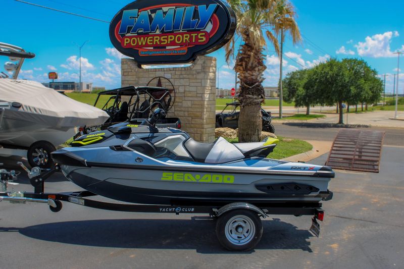 2025 SEADOO RXPX 325 WITH SOUND SYSTEM ICE METAL AND MANTA GREEN Image 3