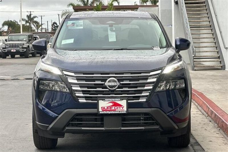 New 2025 Nissan Rogue SVImage 6